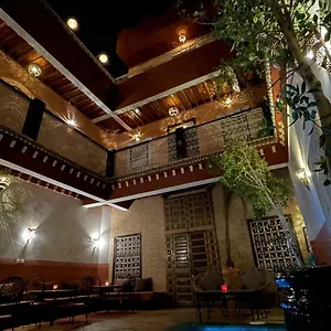 رياد Naya